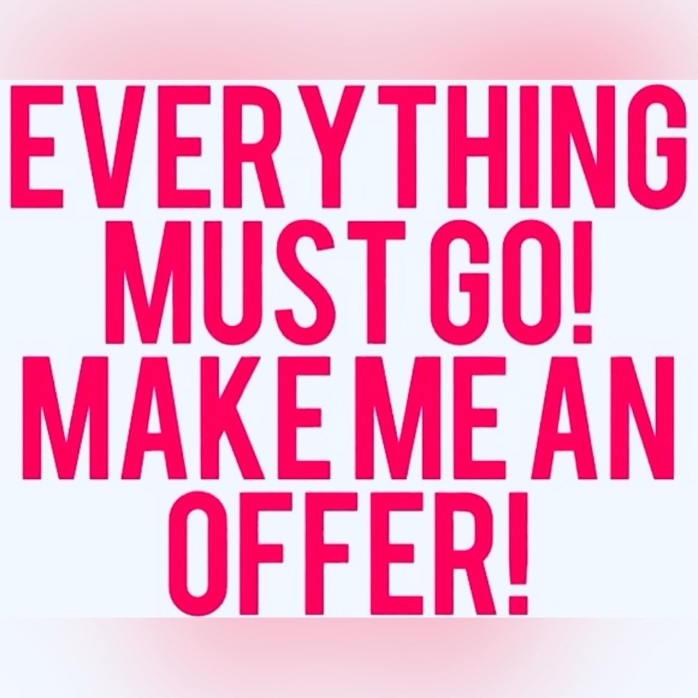 Everything Must Go! Bold Pink Promotional Graphic